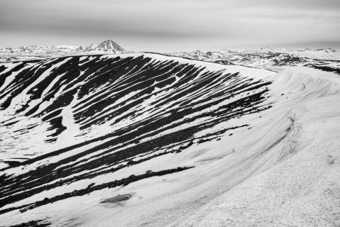 Besneeuwde krater van Hverfjall