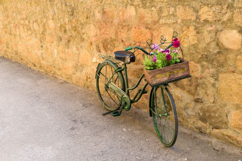 Fiets tegen muurtje
