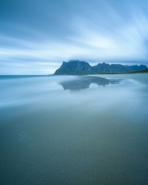 Verlaten strand van Utakleiv