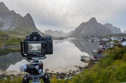 Camera en statief in Reine