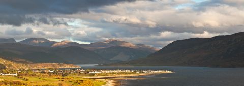 Ullapool bij zonsondergang