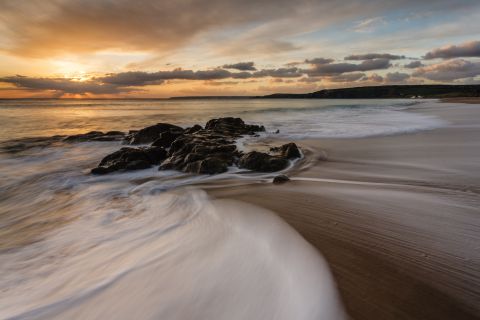 Sunset at Lesceave rocks
